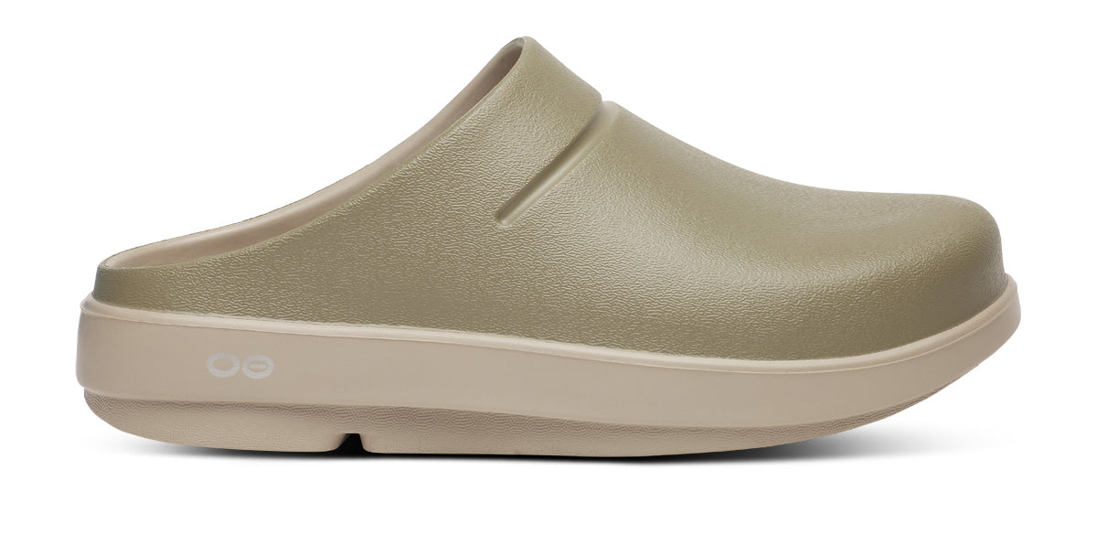 Alternative view of Men's OOcloog Stacked Clog - Foliage